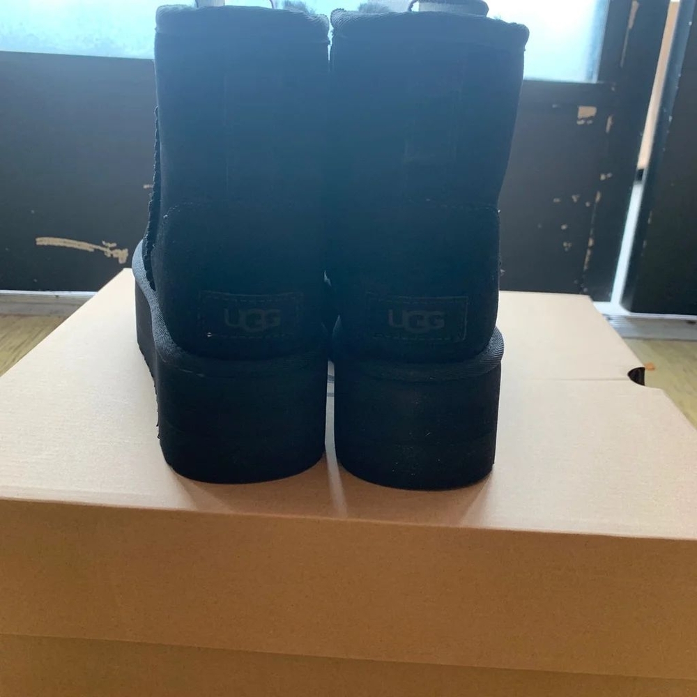 Brand New UGG Classic Mini Platform Suede
